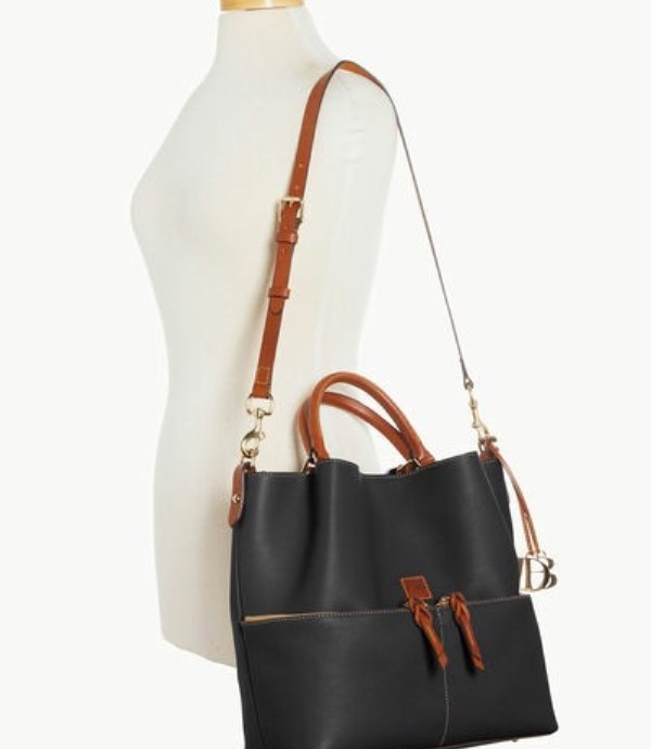 Black Dooney And Bourke Pebble Grain Large Dawson Women's Crossbody Bags | 72TZCUFLA