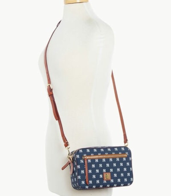 Blue Dooney And Bourke MLB Yankees Camera Zip Women's Crossbody Bags | 37RJUELSP