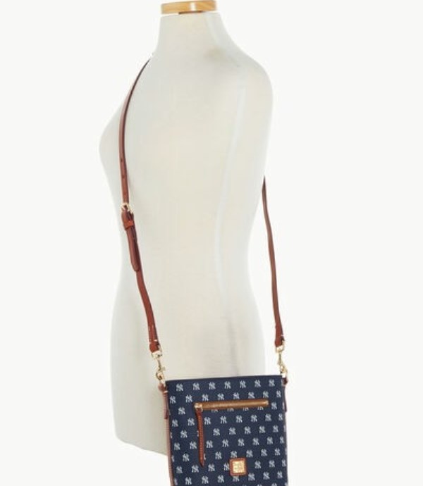 Blue Dooney And Bourke MLB Yankees Small Zip Women's Crossbody Bags | 71MEVCDUY