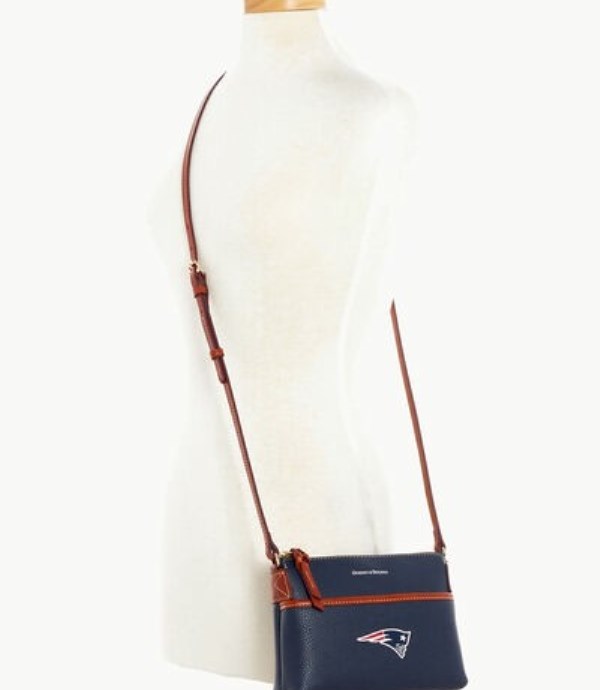 Blue Dooney And Bourke NFL Patriots Ginger Women's Crossbody Bags | 13RZUQMET