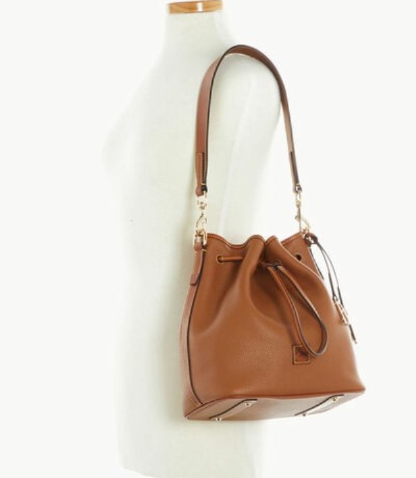 Brown Dooney And Bourke Pebble Grain Women's Shoulder Bags | 37RFUMLGQ